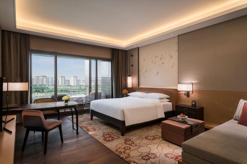 Двухместный (Клубный номер с кроватью размера «king-size»), Hyatt Regency Xi'an