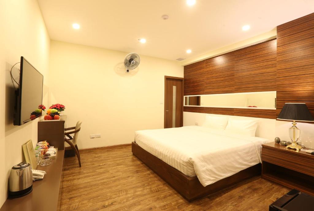 Двухместный (Стандартный номер с кроватью размера «king-size»), Au Viet Hotel