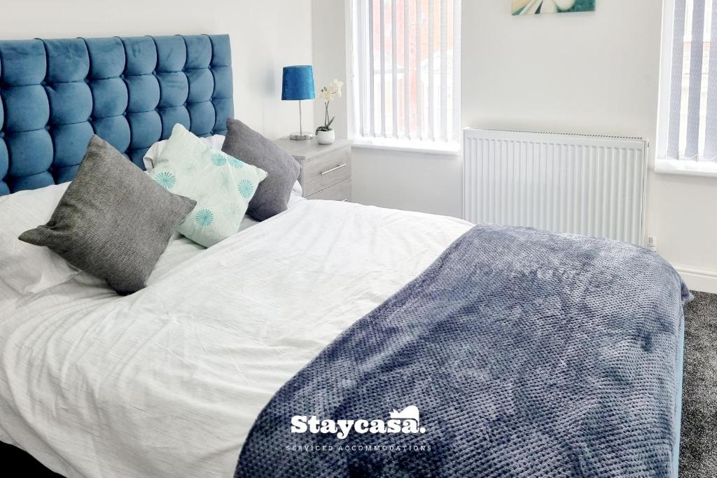 Bright 4 Bedroom House With Free Parking