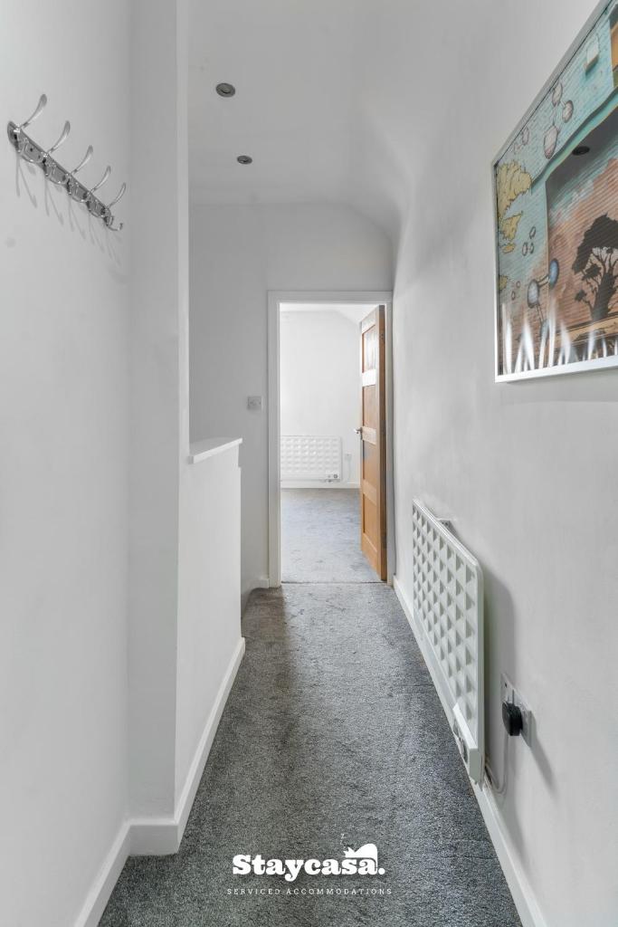 Casa Cove 2F Flat Free Parking - 5min to Hospital - Tap to explore photos