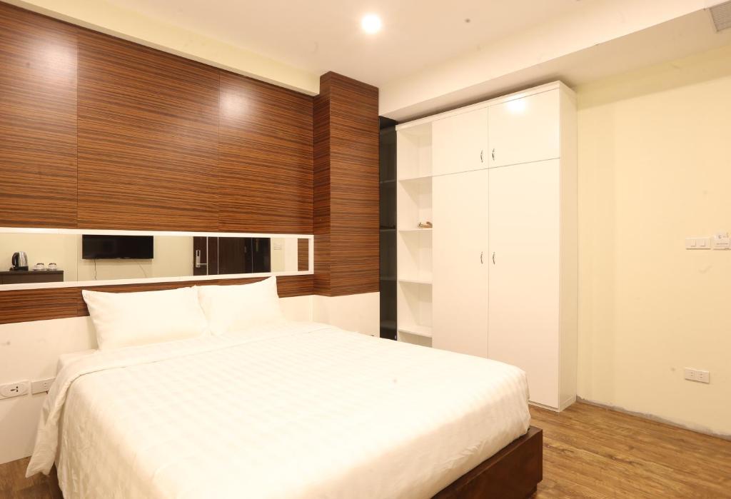 Двухместный (Стандартный номер с кроватью размера «king-size»), Au Viet Hotel