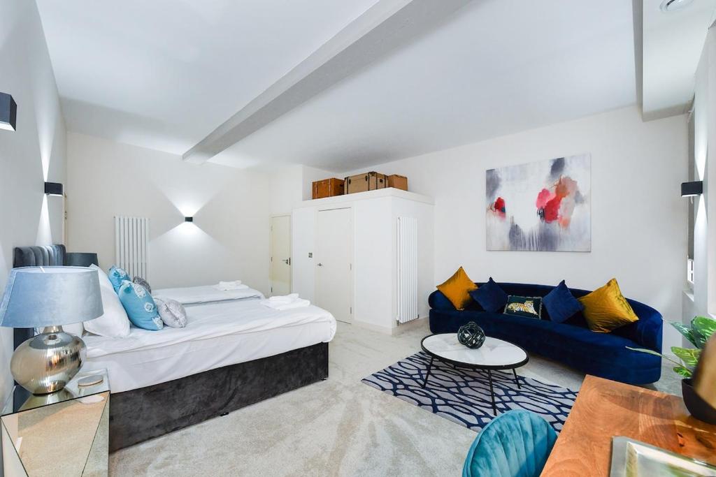 Byard Lane - Nottingham Luxury 2BR Apartment - Tap to explore photos