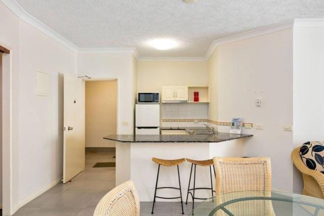 Alassio Apartments Palm Cove - Privately Managed - Tap to explore photos