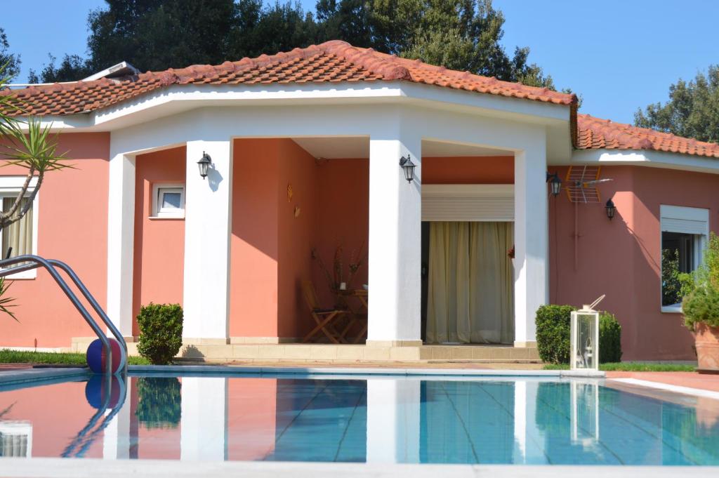 Villa Platanias photo 3
