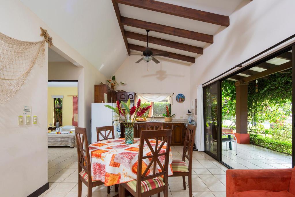 Playa Potrero Apartments photo 1