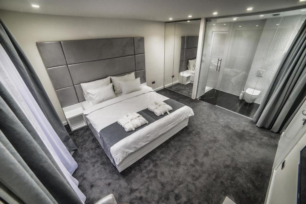 Двухместный (Номер Делюкс с кроватью размера «king-size» и балконом), Hotel Forty Two