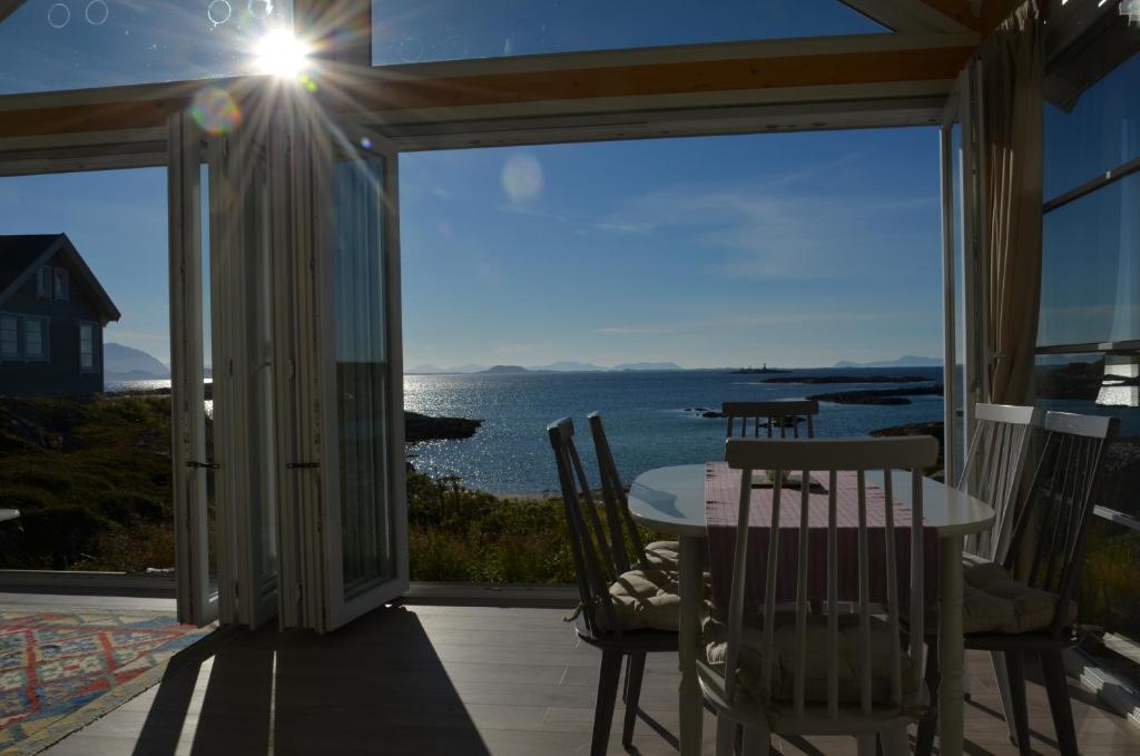 Superior Cottage with Sea View in Senja photo 1