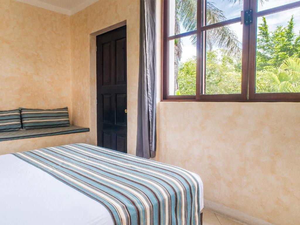 Двухместный (Улучшенный номер с кроватью размера «queen-size»), Hotel Barrio Latino
