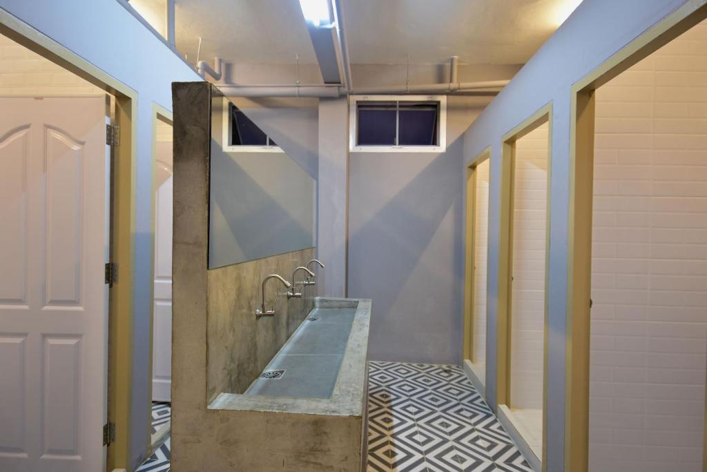 Двухместный (Бюджетный двухместный номер с 1 кроватью), Inn Stations Hostel