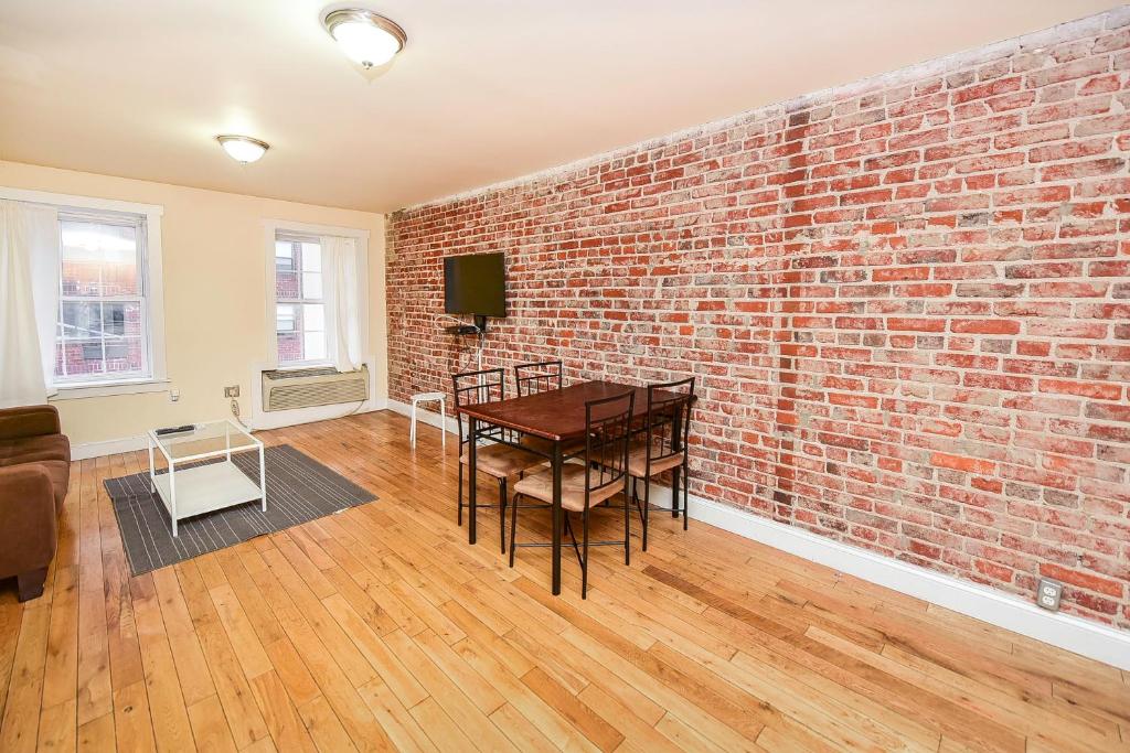 Апартаменты (Апартаменты с 2 спальнями), 1&2 BD Apts Near UPenn & Hospitals