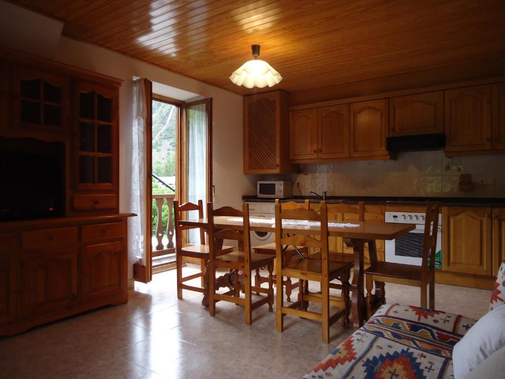Apartaments La Llucana photo 3