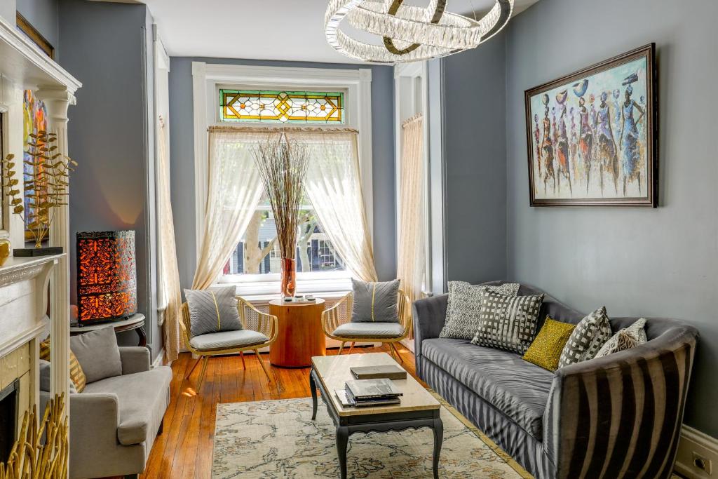 Historic Georgetown Townhome: Walkable Location! - Tap to explore photos