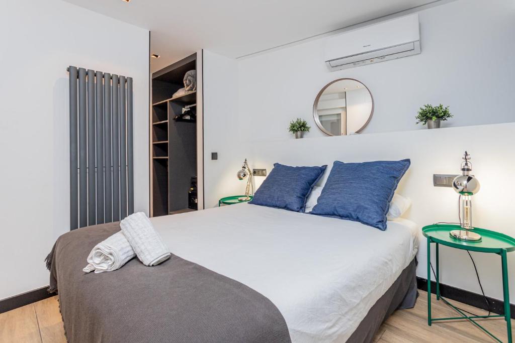 GuestReady - Modern apartment in the city centre - Tap to explore photos