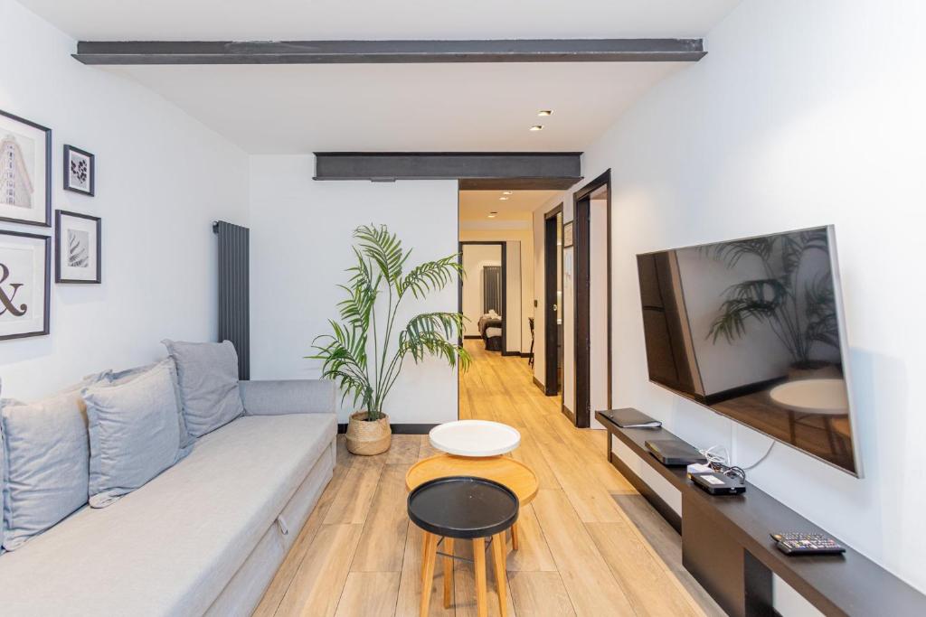 GuestReady - Modern apartment in the city centre - Tap to explore photos