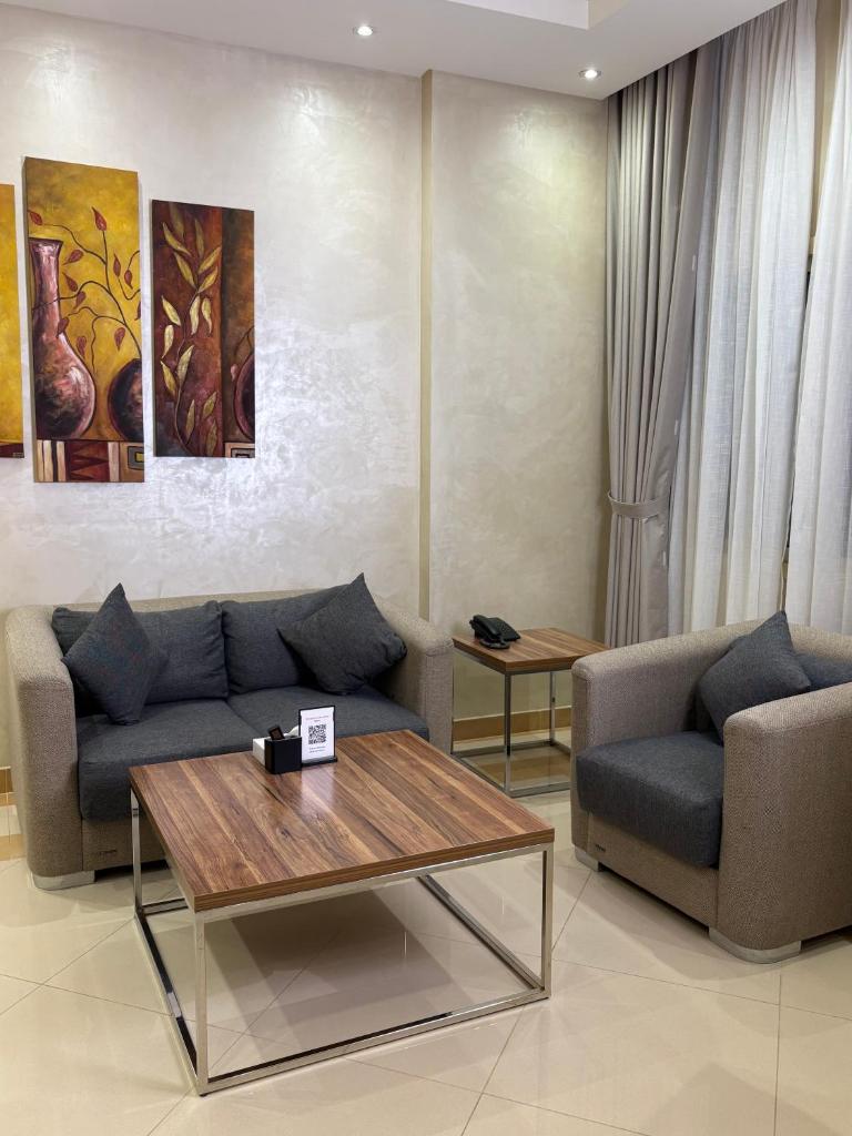 Mandarin Alshamal Hotel Apartments - Tap to explore photos