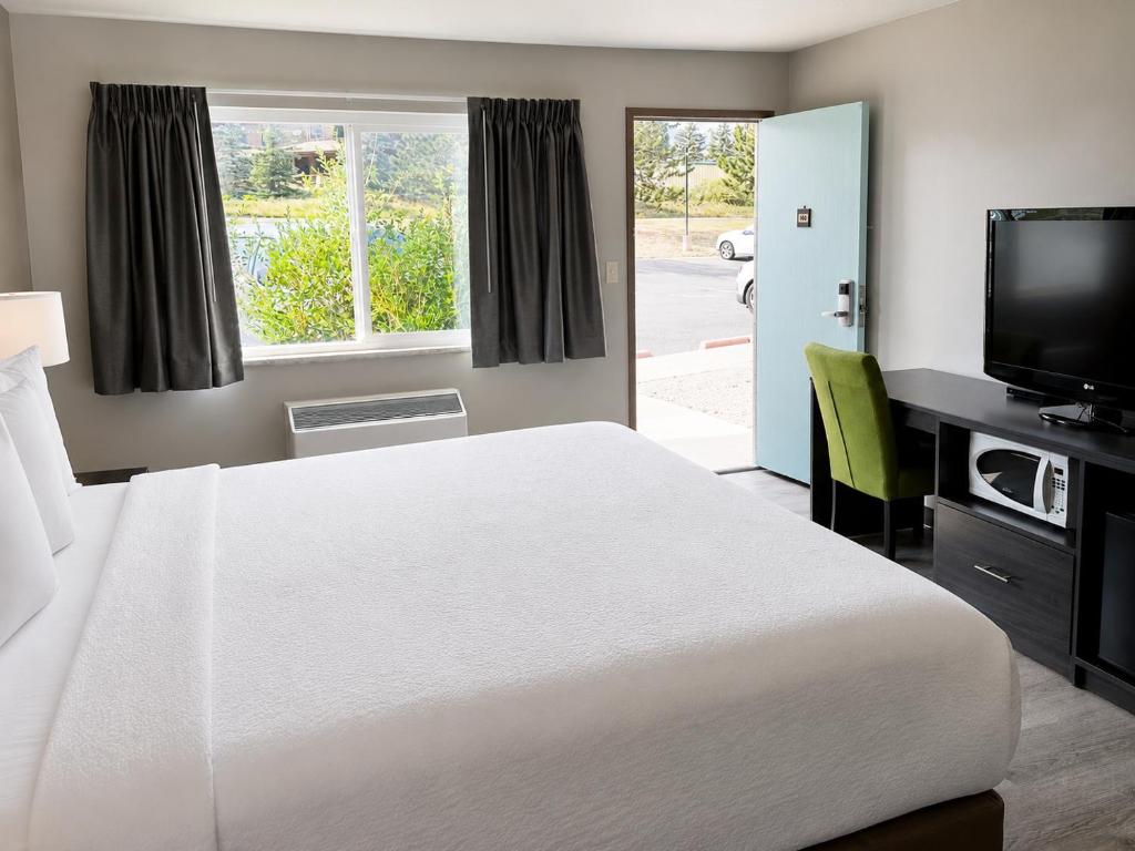 Expedition Lodge Estes Park Room Type - King Room