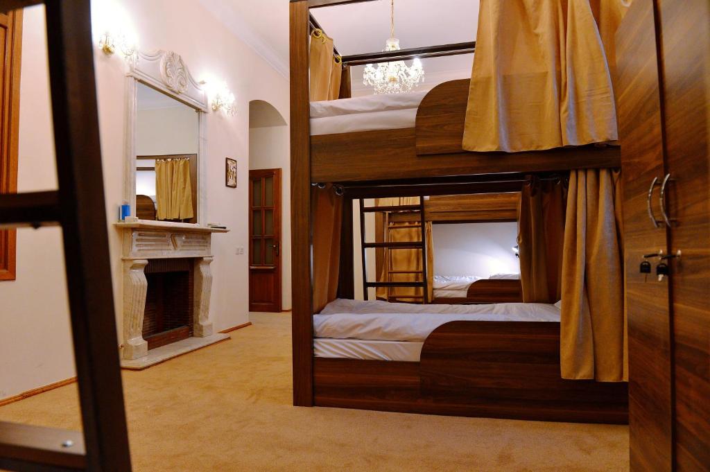 Номер (Кровать в общем 8-местном номере для мужчин и женщин), Хостел Baku Home