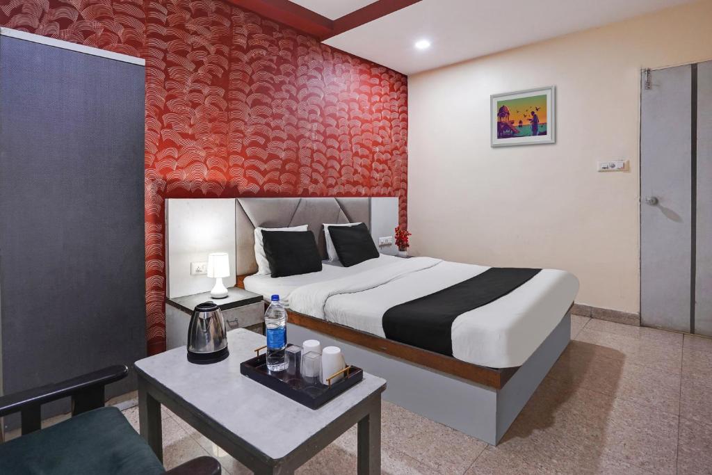 Flagship Hotel Crystal