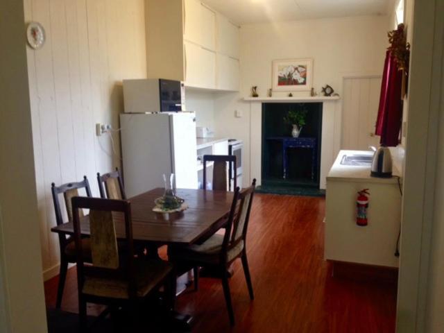 Kumara Historic Cottages - Hostel - Tap to explore photos