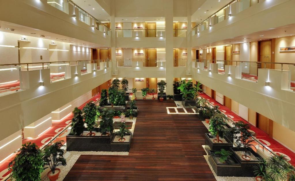 Hotel Platinum photo 1