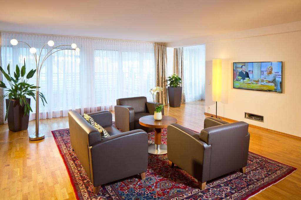 Семейный (Семейный люкс), Hotel Penz West