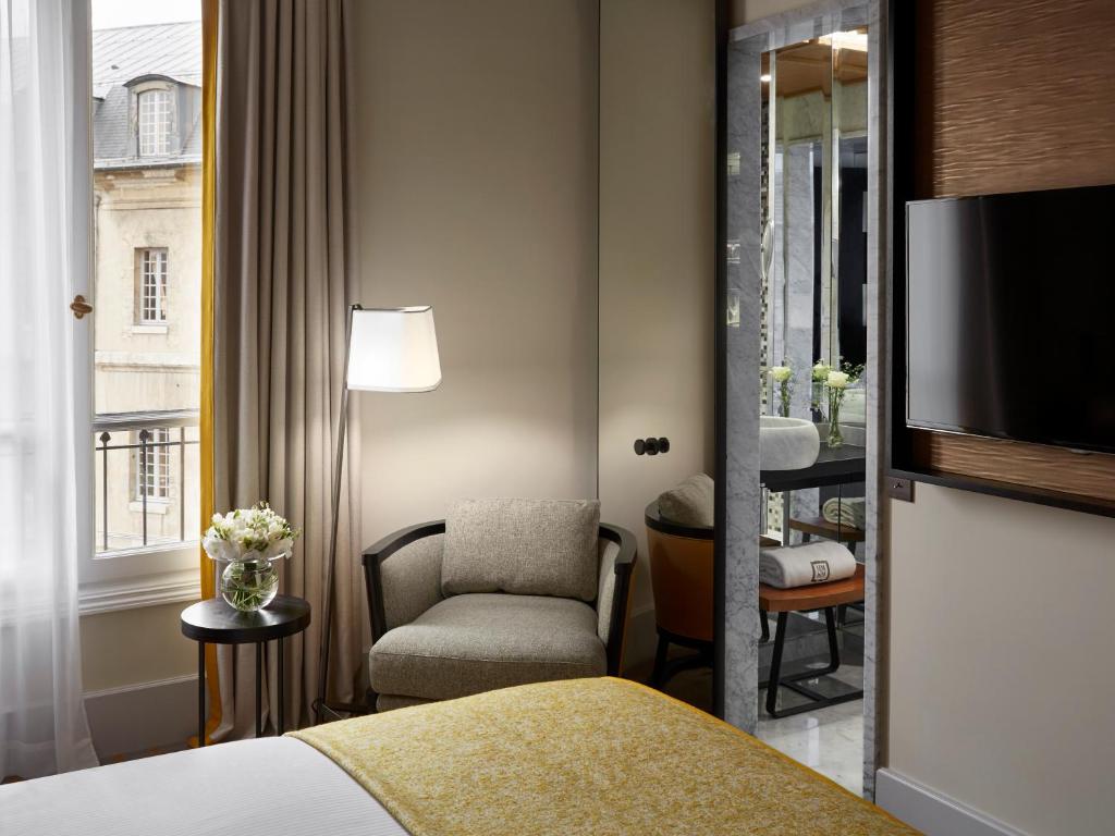 Двухместный (Улучшенный двухместный номер с 1 кроватью), Hotel Montalembert