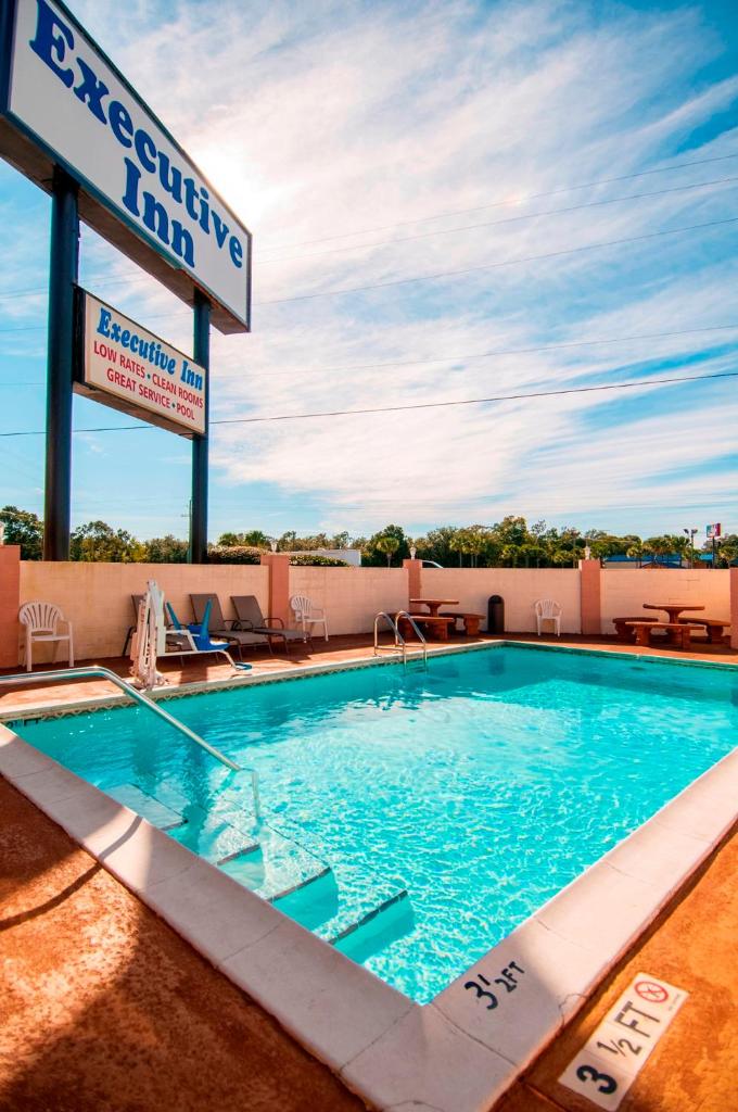 Executive Inn image