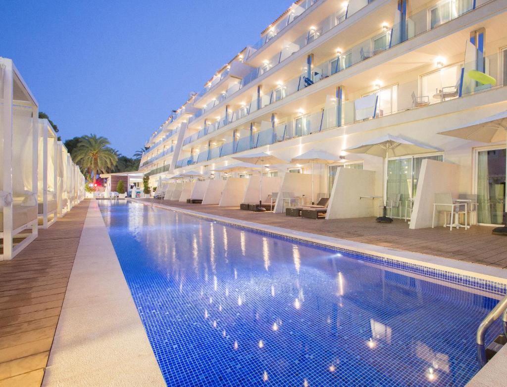Mar Hotels Playa de Muro Suites photo 4