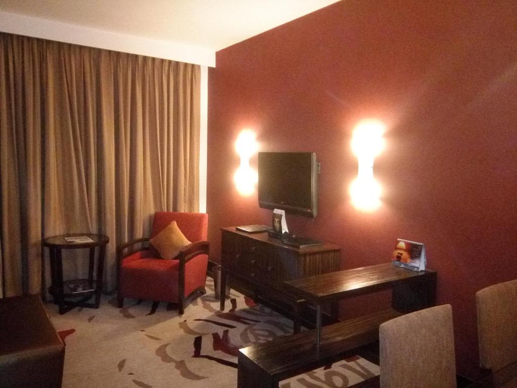 Двухместный (Premium Double Room with 25% off on Food & Soft Beverages), The Pride Hotel, Chennai