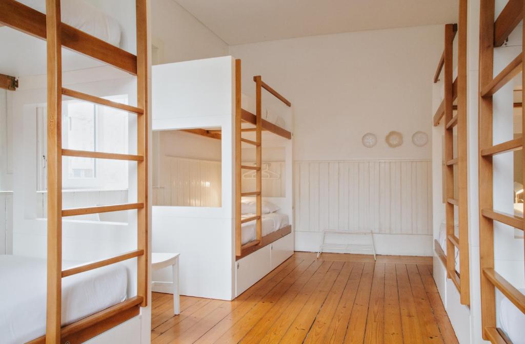 Номер (Кровать в общем 8-местном номере), Porto Spot Hostel