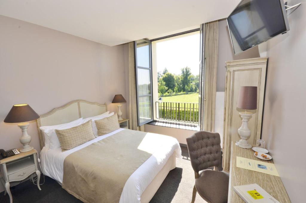 AUBERGE DU CHÂTEAU BLEU photo 1