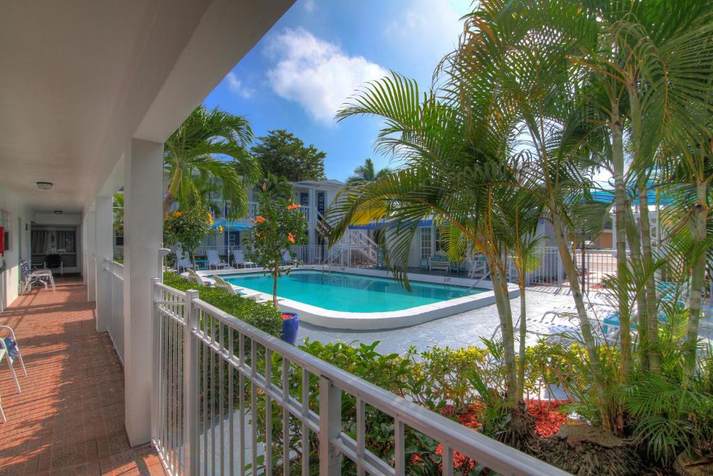 May-Dee Suites in Florida photo 2