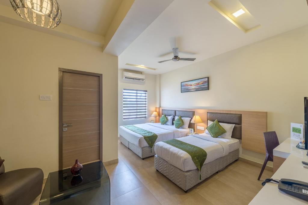 Двухместный ([Sanitized] Deluxe Double Room), Treebo Nestlay Airport