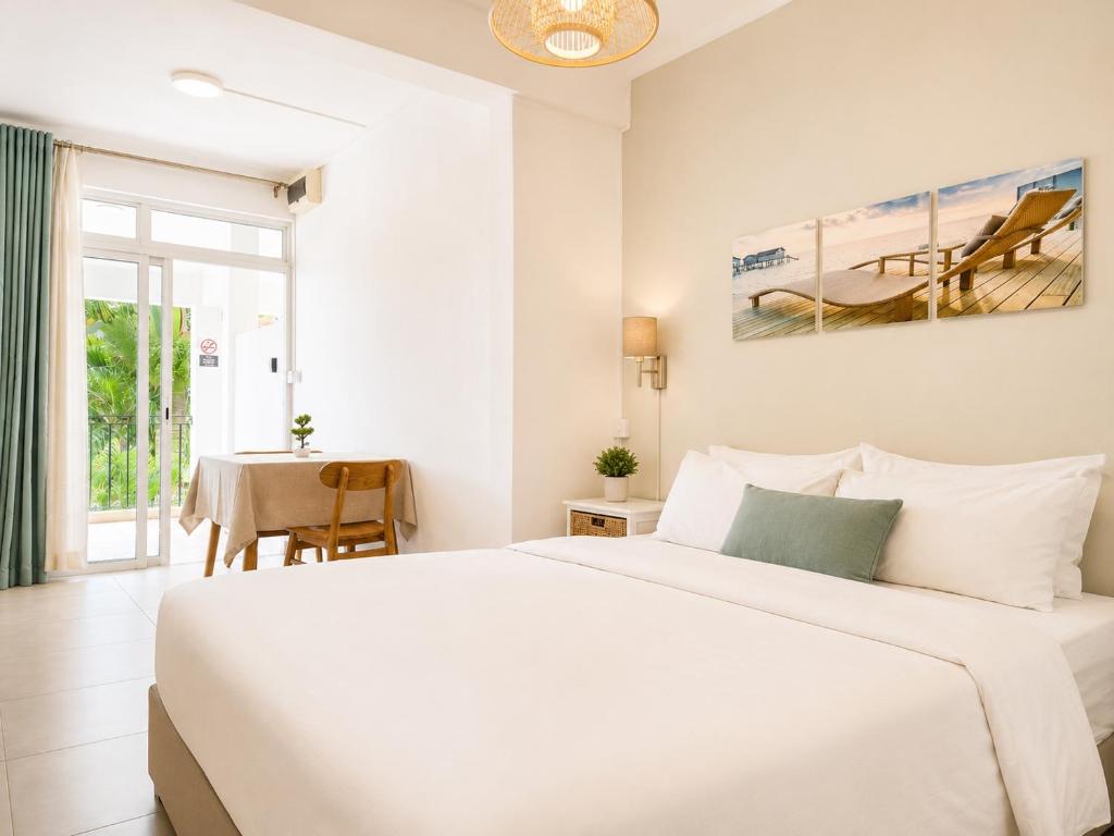 La Perla Holiday Apartments - Tap to explore photos