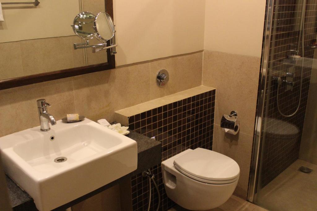 Двухместный (Двухместный номер Делюкс с 1 кроватью), Justa MG Road Hotel