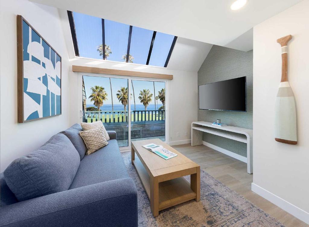 La Jolla Cove Suites Room Type - Cove Oceanview Queen Suite