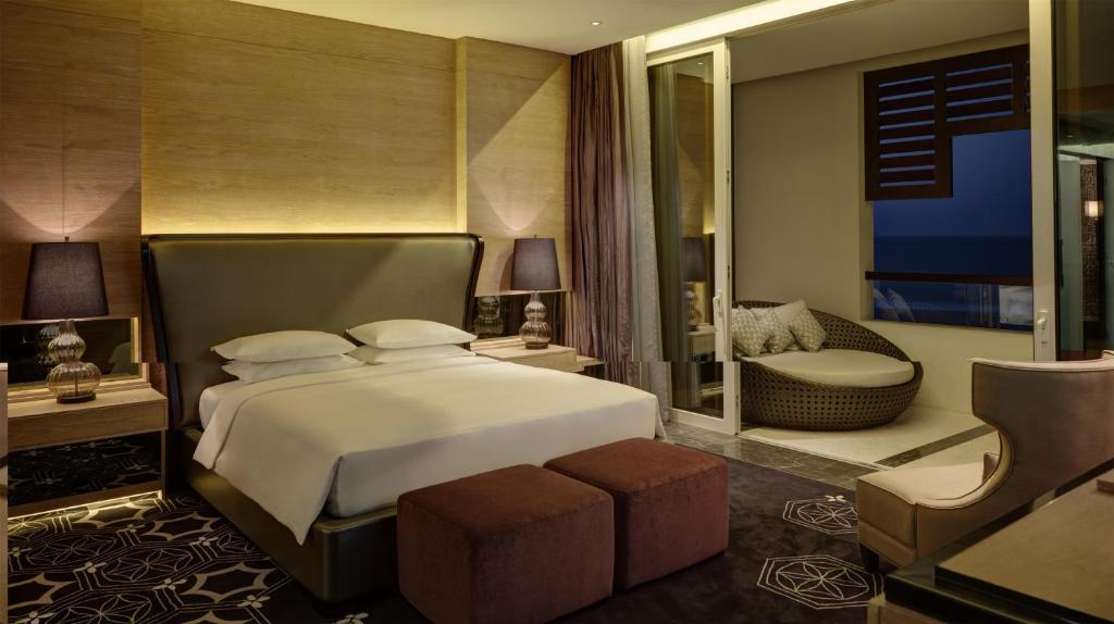 Park Hyatt Abu Dhabi Hotel and Villas Room Type - King Room with Sea View