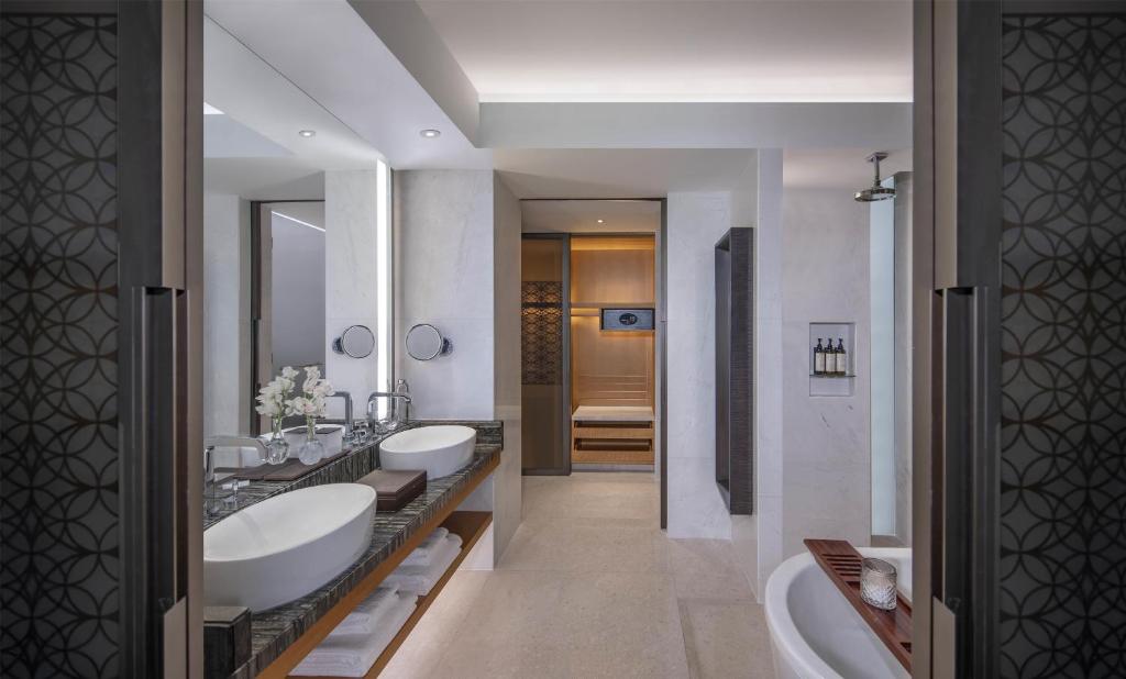 Park Hyatt Abu Dhabi Hotel and Villas Room Type - King Room with Garden View