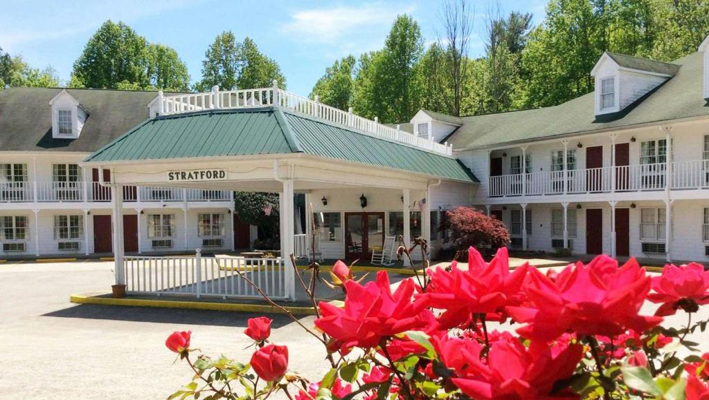 Stratford Motor Inn East Ellijay - Tap to explore photos