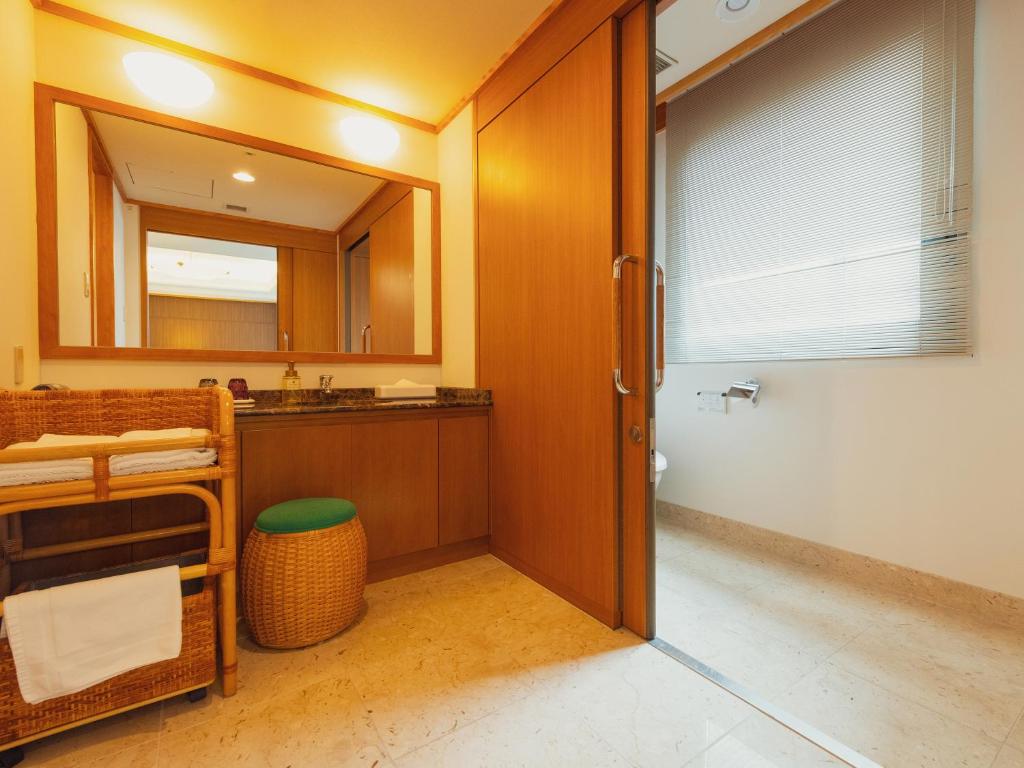Hotel Racine Sinmaebashi - Tap to explore photos