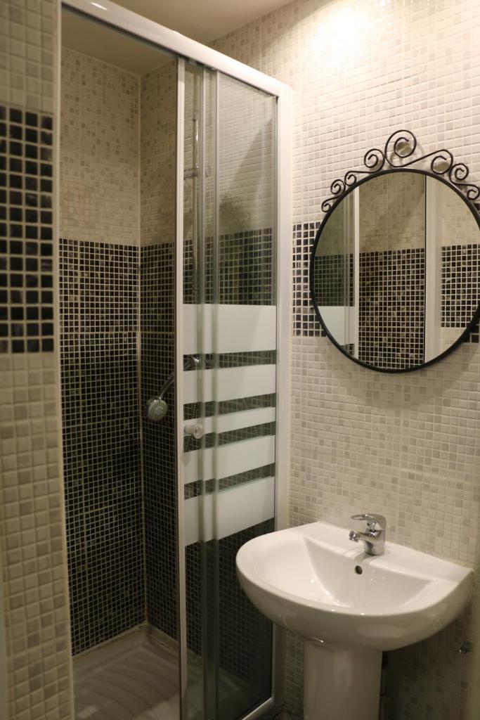 Двухместный (Двухместный номер с 2 отдельными кроватями), Grand Hôtel de Clermont