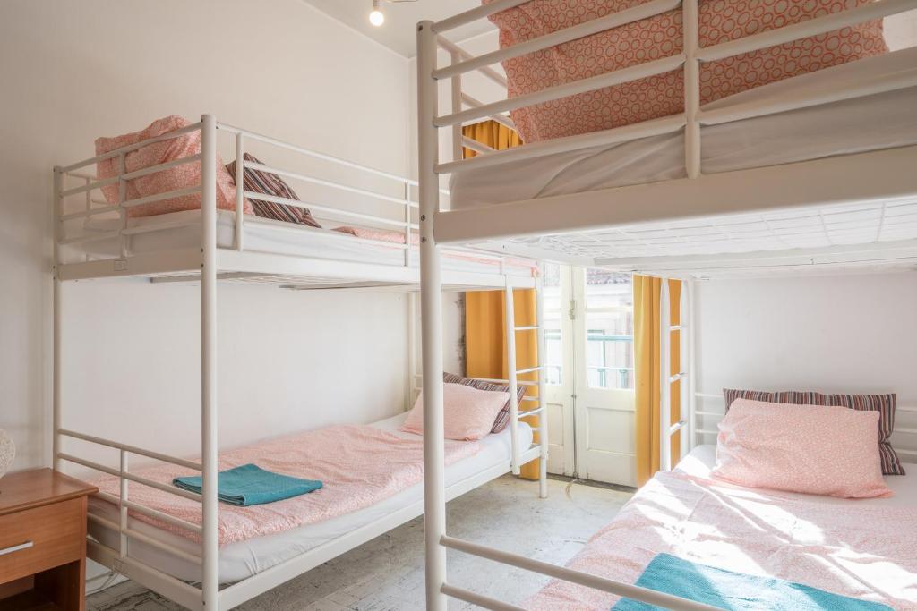 Номер (Кровать в общем 6-местном номере), Vistas de Lisboa Hostel