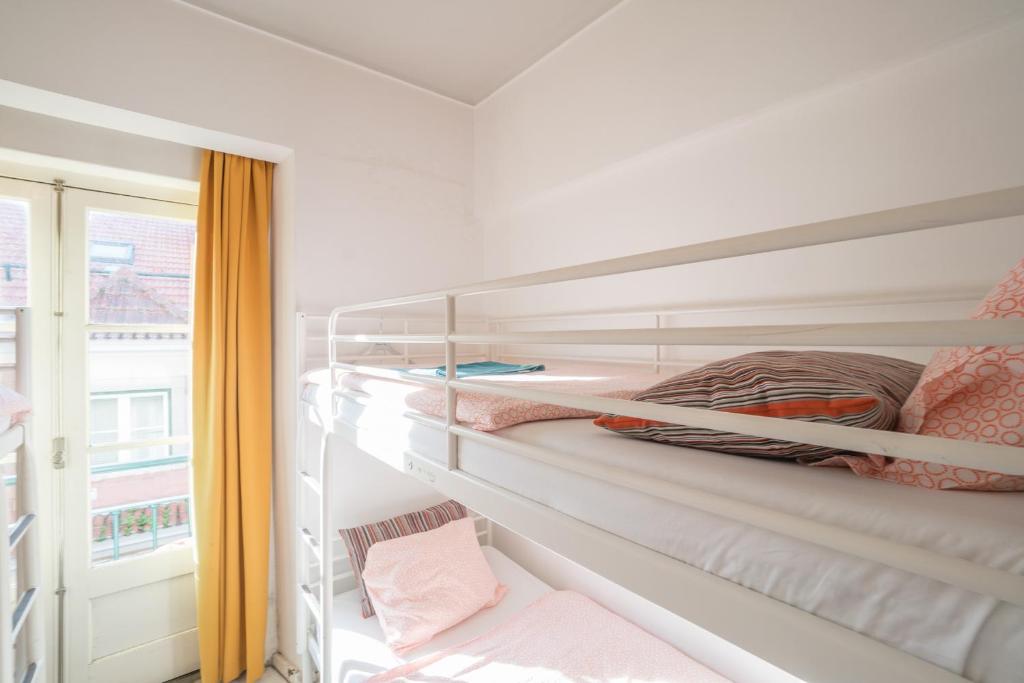 Номер (Кровать в общем 6-местном номере), Vistas de Lisboa Hostel