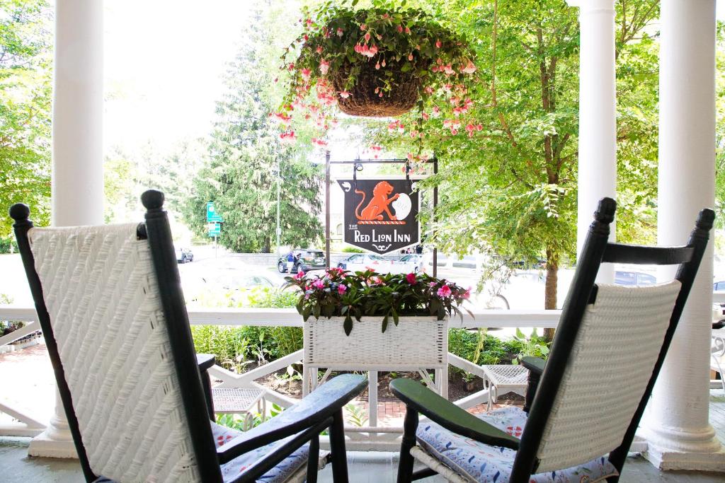 The Red Lion Inn image