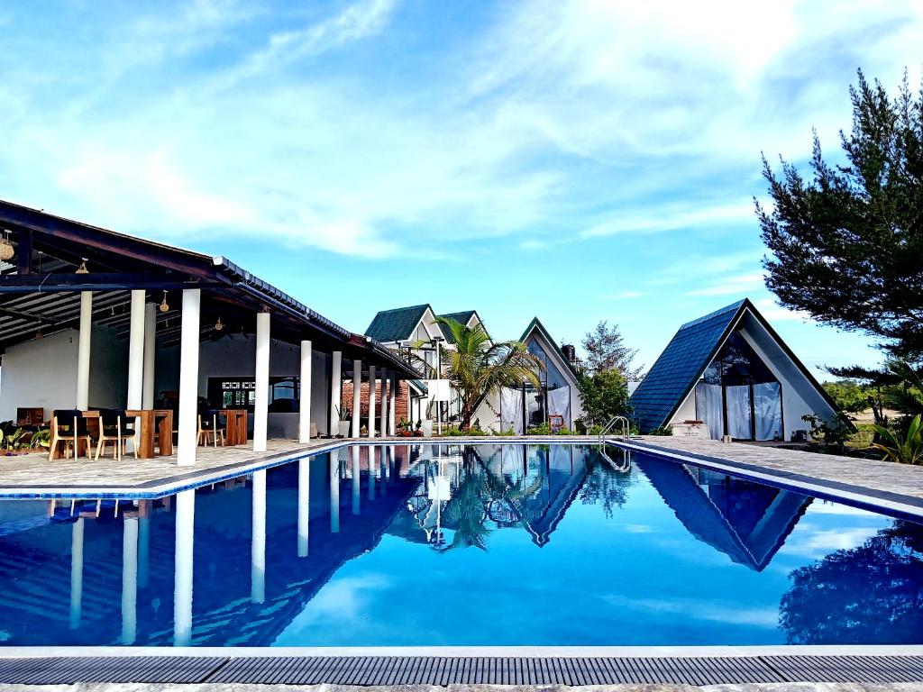 Hotel Pini Villa - Tap to explore photos