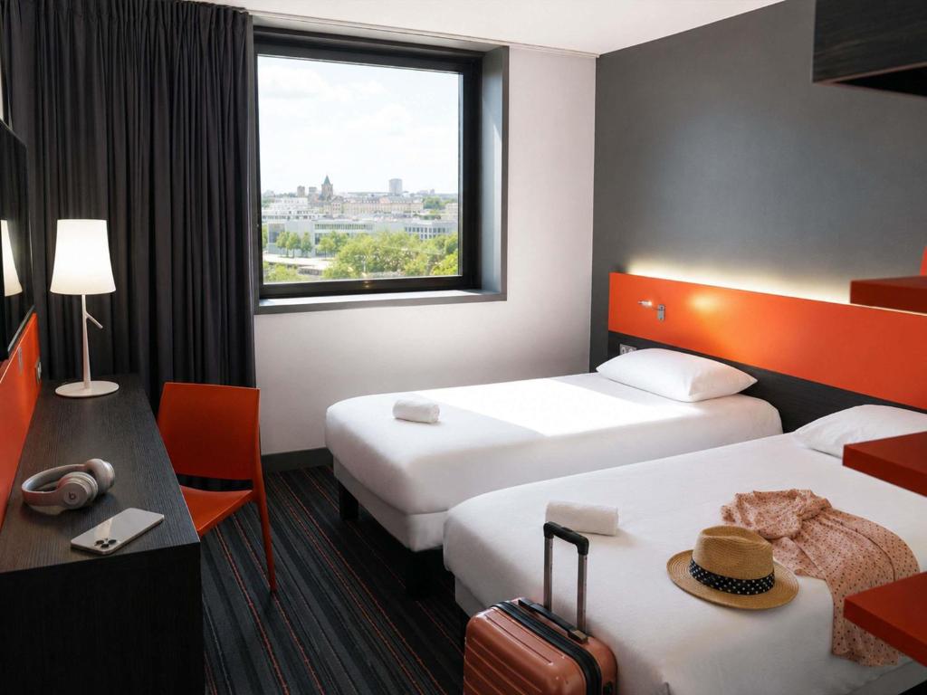 Ibis Styles Caen Centre Gare - Tap to explore photos