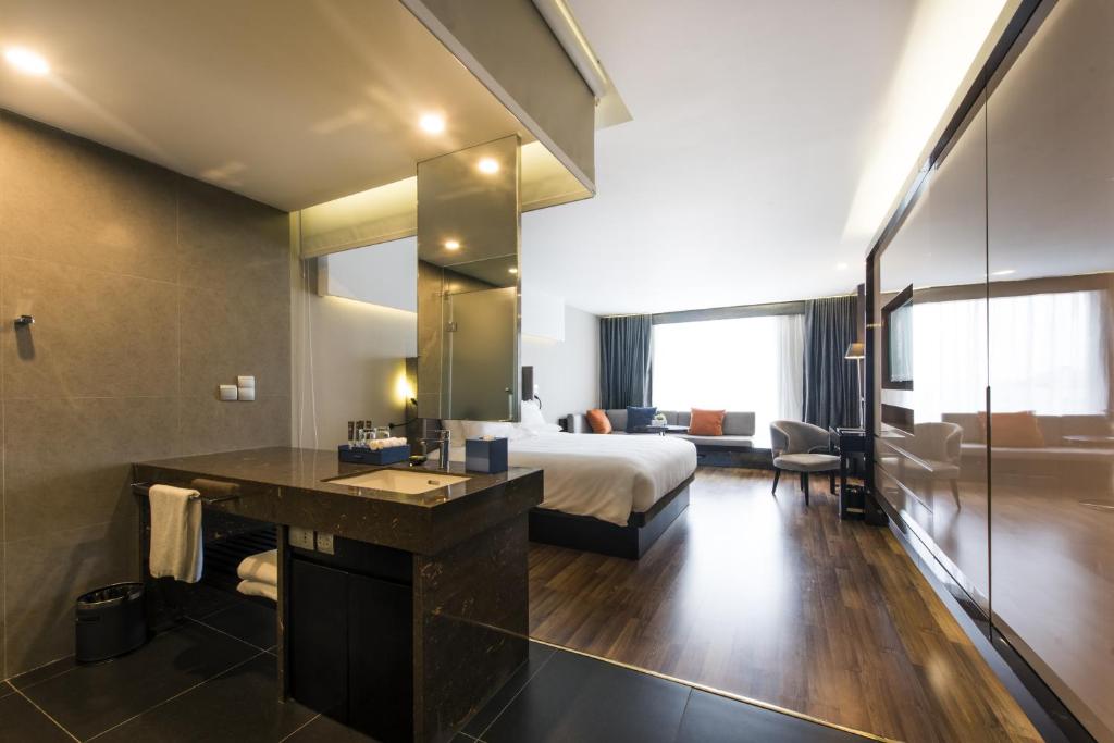 Novotel Suites Hanoi