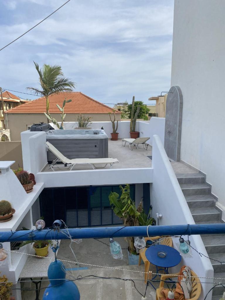 2-Bed Blue & White Apartment with Jacuzzi, BBQ, Garden, near Beach - Tap to explore photos