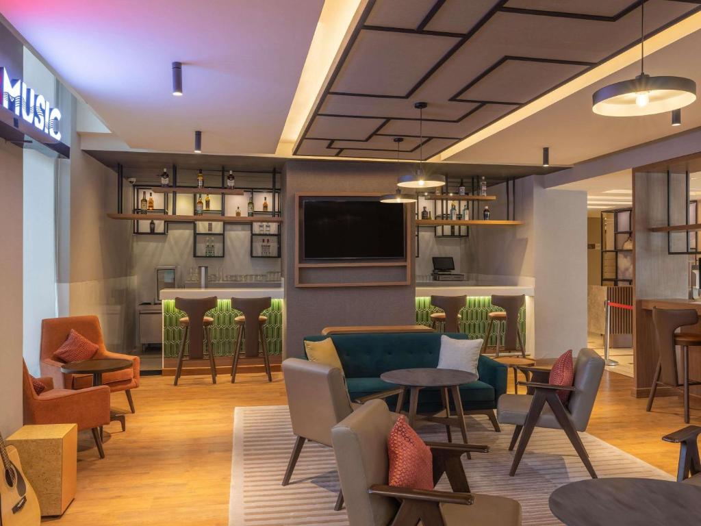 ibis Mumbai Airport - An Accor Brand photo 1