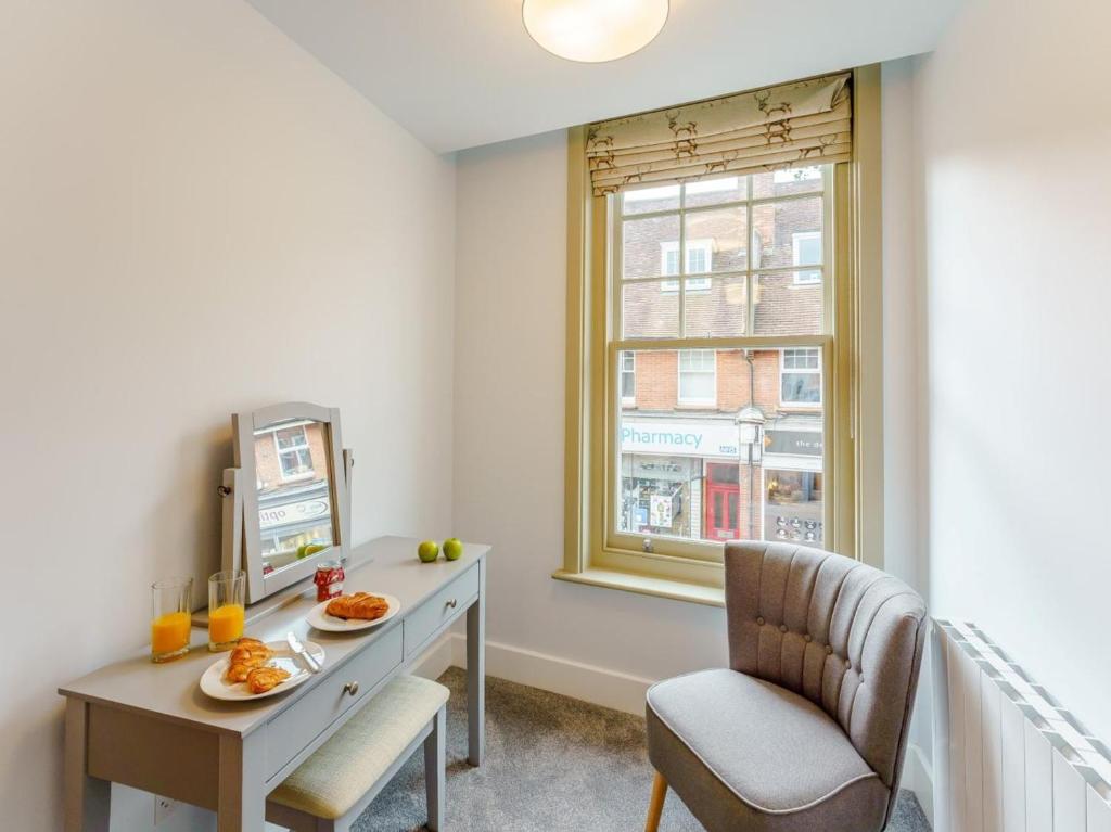 2 Bed in Brockenhurst oc-78729 - Tap to explore photos